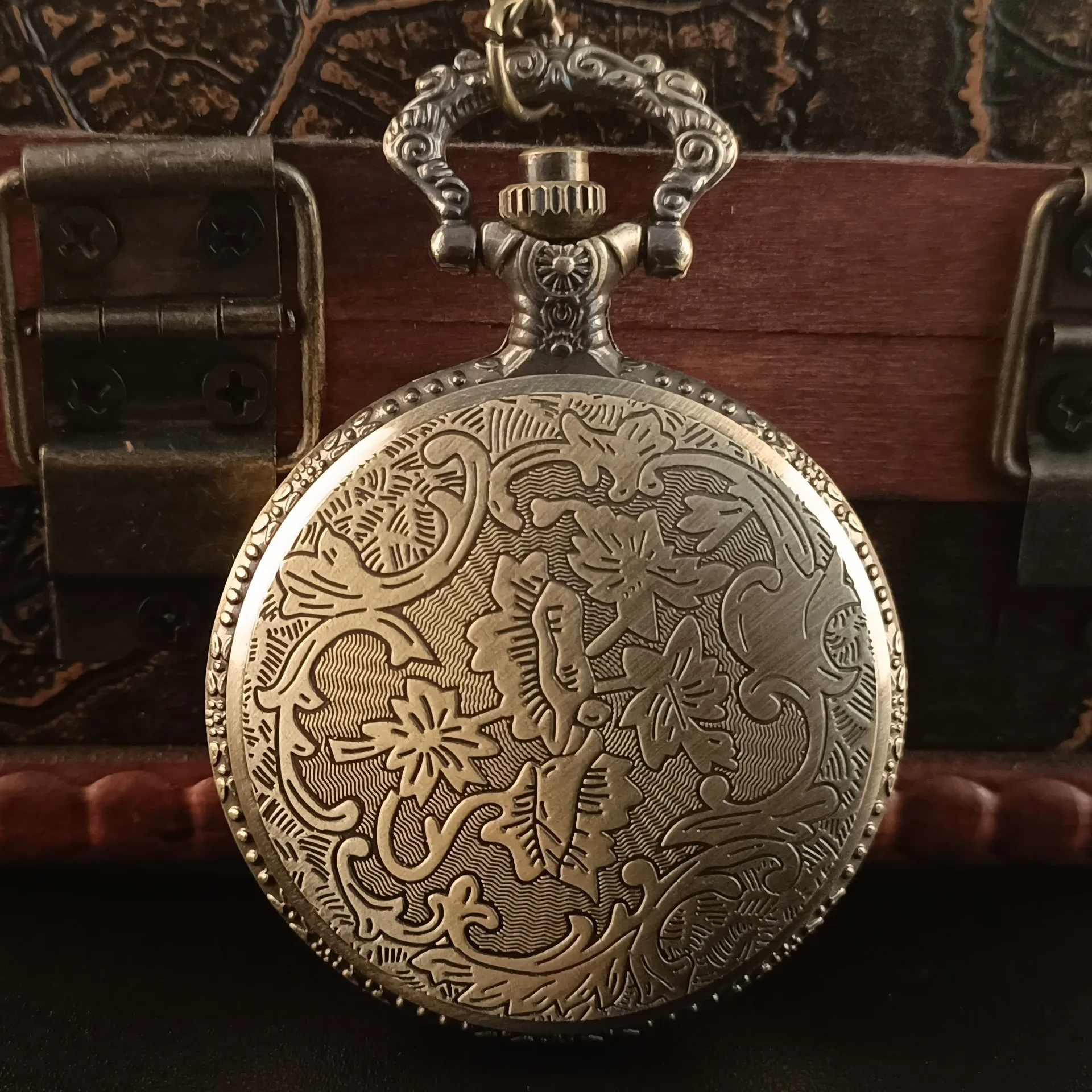 Рисунок 5 - Оригинальные креативные кварцевые