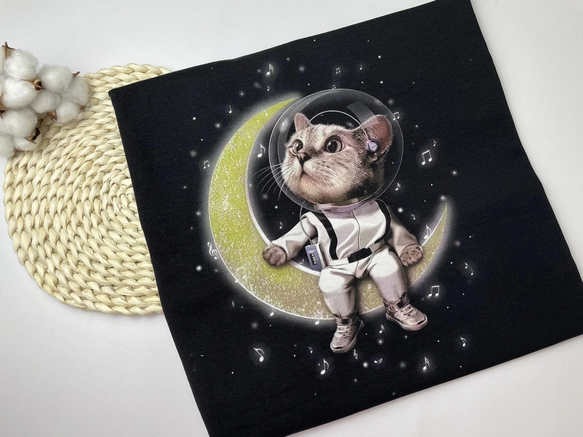 Ткань для шитья Трикотаж футер 2-н петля Купон На луне ширина 180 см высота 60+-5см |