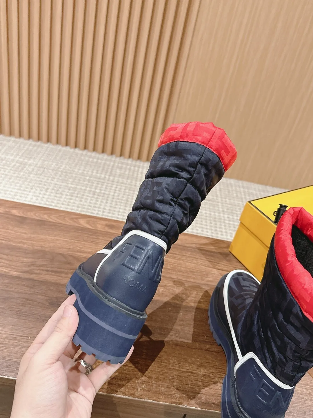 Женские Ботинки В Стиле FENDI Copy 1:1Качество И Мастерство ИсполненИя На Высшем
