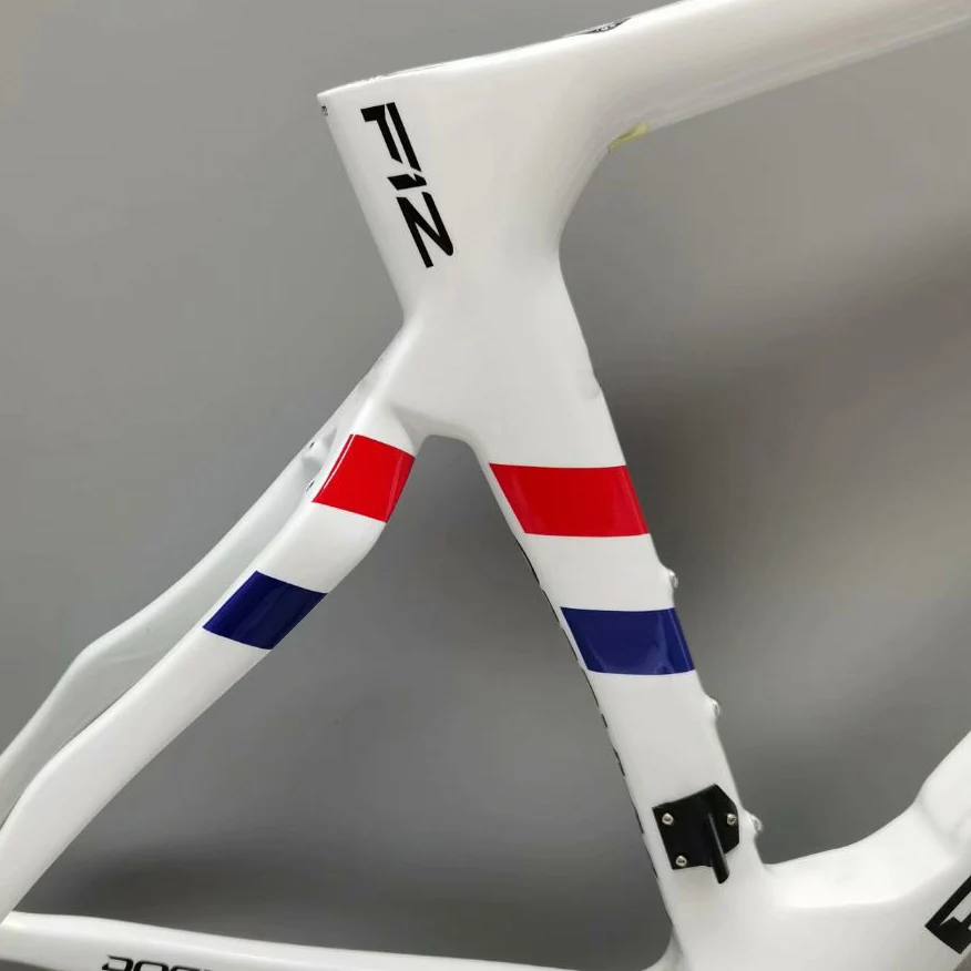 

Taiwan White F12/F10 Rim/Disc Brake Carbon Bike Frame Mount Road Frameset and Handlebar