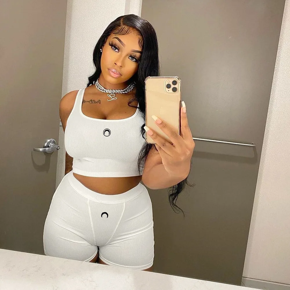 

Wholesale 2022 Summer Crescent Print Navel Vest Hollowed Out Sports Leisure Short Two-Piece Suit Women's Slim Suit