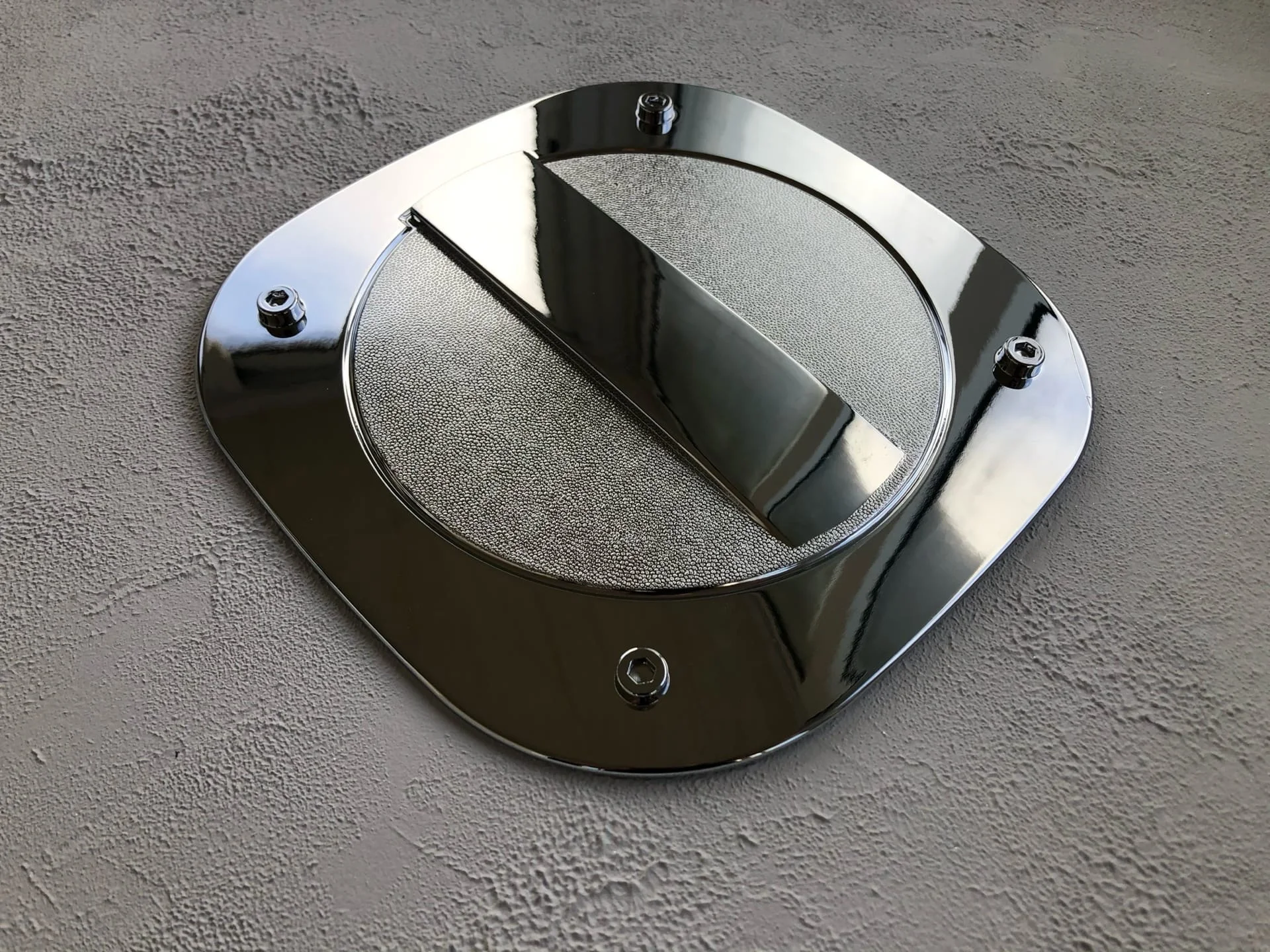 Накладка на лючок бензобака prado 95. Накладку на лючок. Лючок бензобака форд фокус 2. Уплотнитель лючка бензобака уаз 3151. Накладку на лючок.