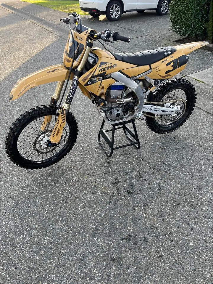 

AUTHENTIC NEW 2022 Yamahas YZ450FX YZ 450 FX