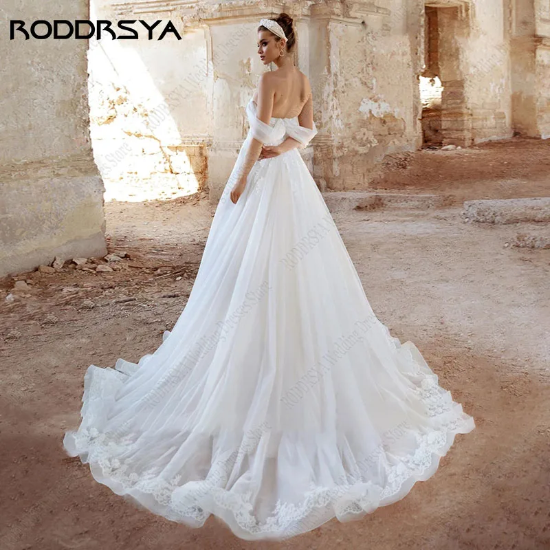 Купи RODDRSYA Sweetheart Wedding Dress Applique Tulle Sweep Train Bridal Party Gown Backless Strapless vestido noiva boho Custom Made за 7,598 рублей в магазине AliExpress