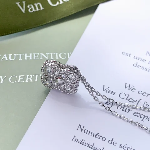 Серебряное ожерелье Van Cleef & Arpels