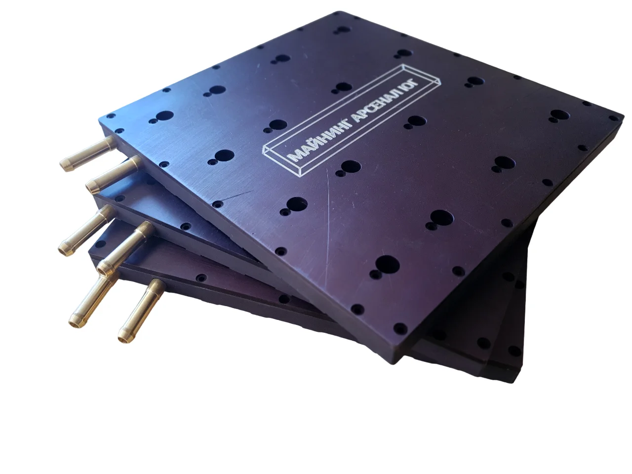 Асик ватсмайнер на водоблоках. Водоблок 100 мл. Водоблоки s19. Водоблоки m30s. Водоблоки для whatsminer m30s.