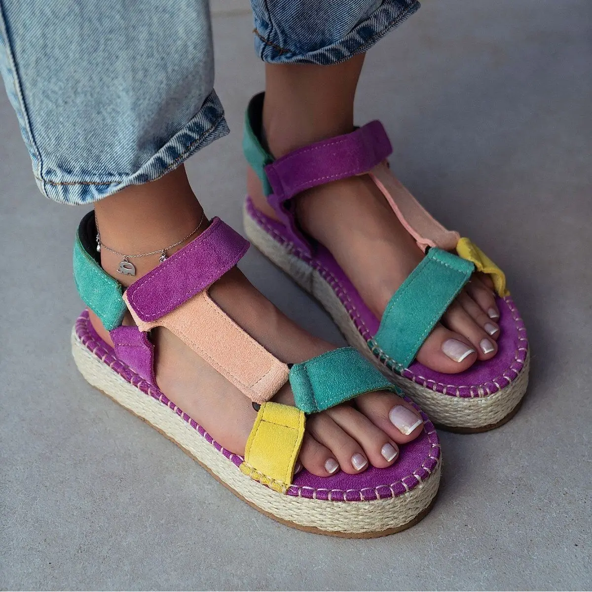 Summer 2022 New Beach Sandal Woman Magic Tape Flat Platform Holiday Sandal Fashion Punk Platform Outdoor Suede Sandal for Girls