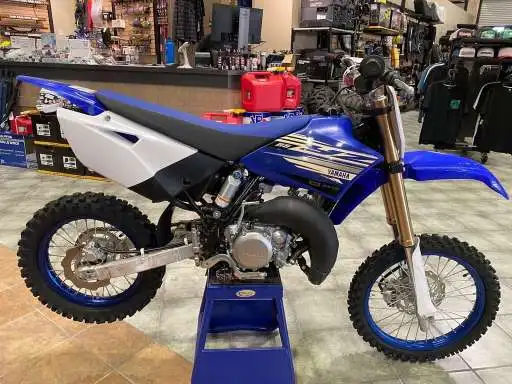 

Заказ 2 получите 1 бесплатно 2021 оригинальные гоночные мотоциклы YZ85 YZ125 YZ250 XT125 XT225 XZ125 TTR125