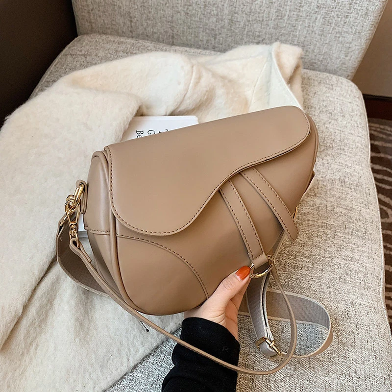 

2022 New Trend Leather Small Bag Women's Saddle Bag Mobile Phone Bag Women's Leather Shoulder Messenger Bag Korean Version