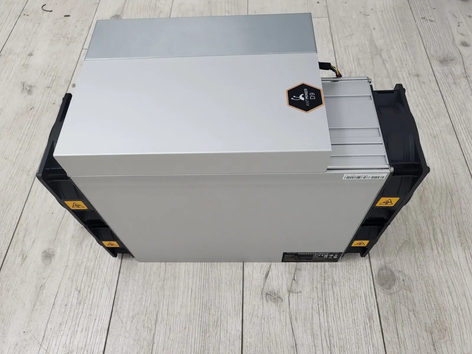 

100% OFFICIAL BITMAIN ANTMINER D9 DASH MINER (1.77TH)