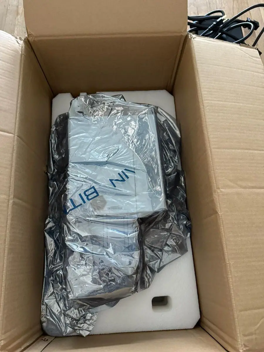 Фото БЫСТРАЯ ДОСТАВКА КУПИТЕ 3, ПОЛУЧИТЕ 2 БЕСПЛАТНО Bitmain Antminer Z15 420 Ksol/S Zcash Miner с Apw7 1800 Вт №1