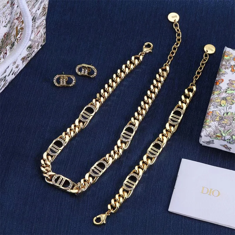 В Стиле Копии 1:1 Dior Комплект CD Ожерелье С Надписью Браслет Модные И