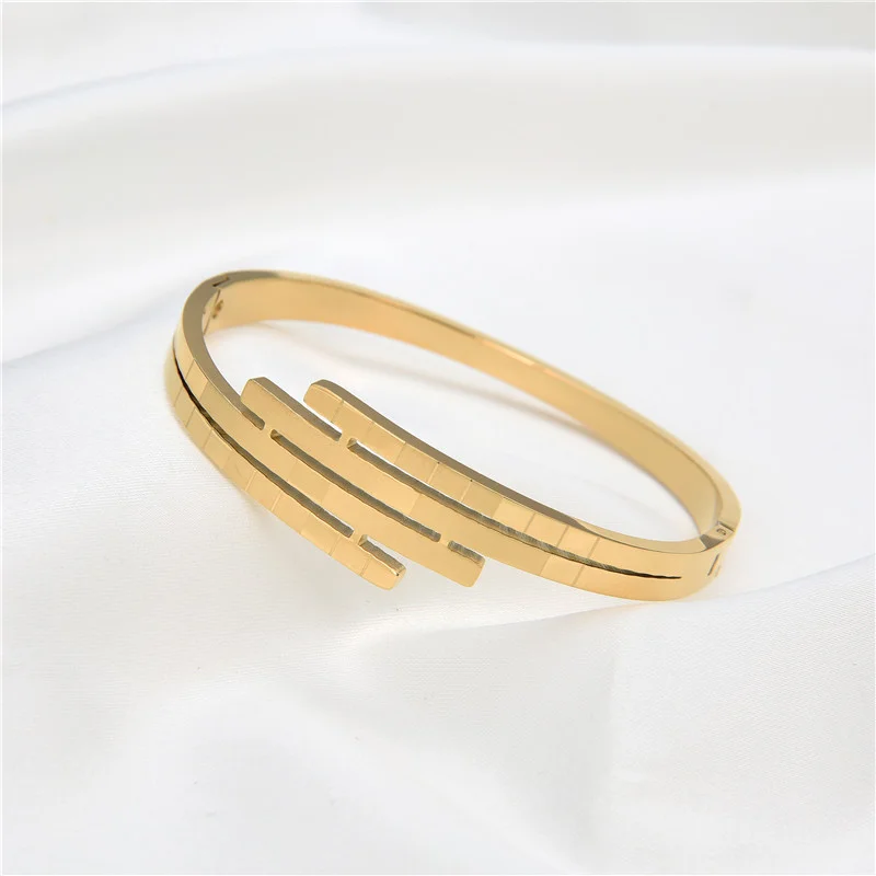 

Lastest Fashion Simple Super Special Design Wide Version Women's Bracelets Stainless Steel Bangles For Women Party Jewelry Gifts