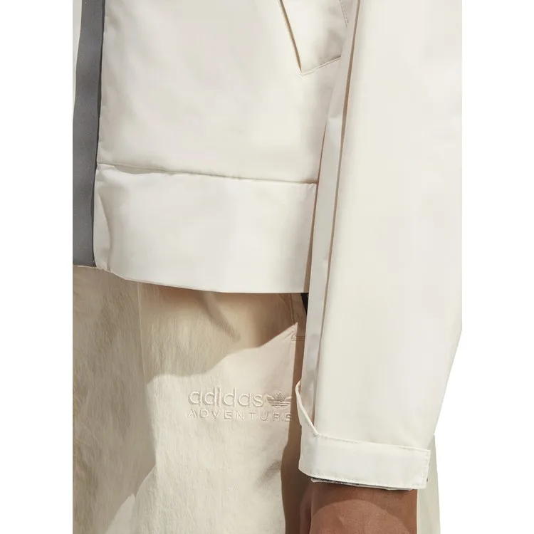 Рисунок 4 - Белая женская куртка Adidas IC5446