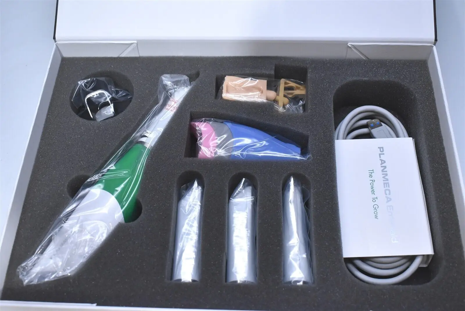 

A NEW UNUSED Planmeca Emerald S Dental Intraoral Scanner for CAD/CAM Dentistry