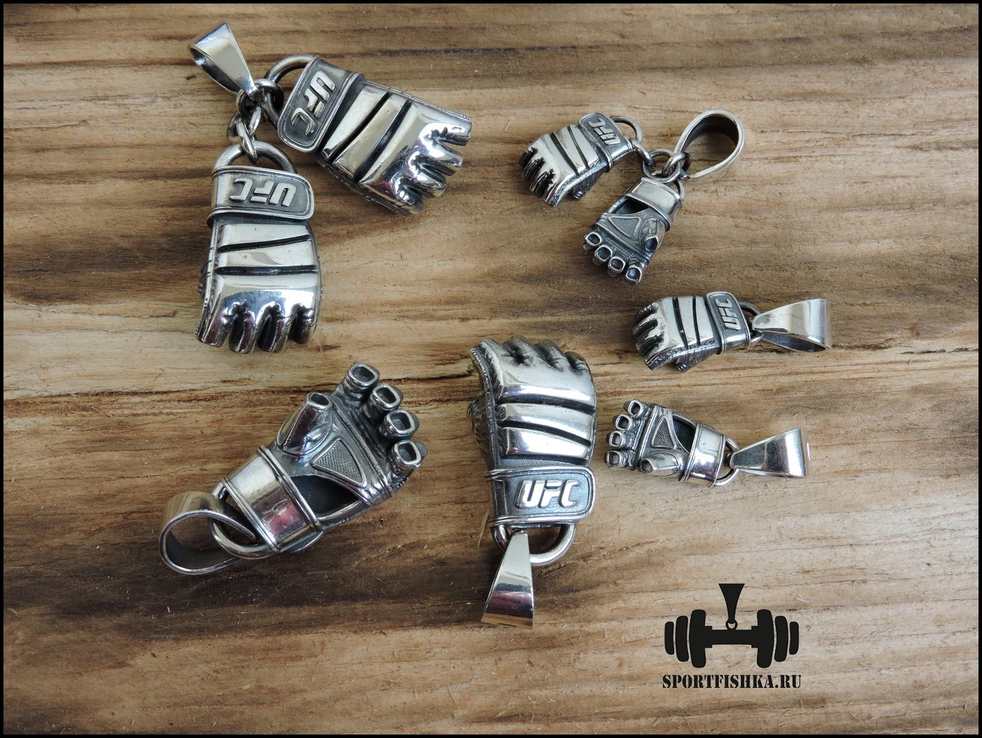 Кулон серебряные перчатки UFC подарок для бойца тренера |