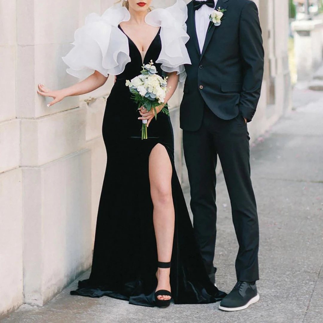 

Elegant Black and White Velvet Evening Dresses 2022 with High Slit Mermaid Prom Party Gowns for Wedding Party with Puffy Sleeves