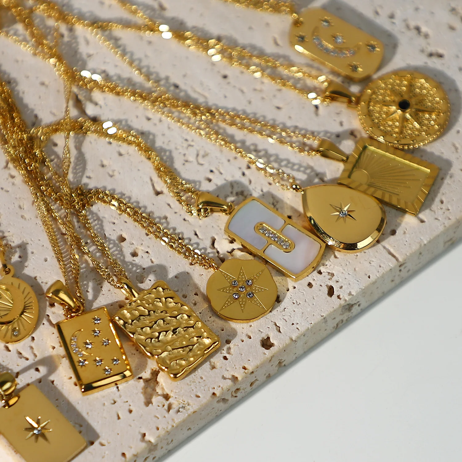 Uworld INS Лидер продаж 18K позолоченный Кристалл паве Луна Звезда Кулон полумесяц