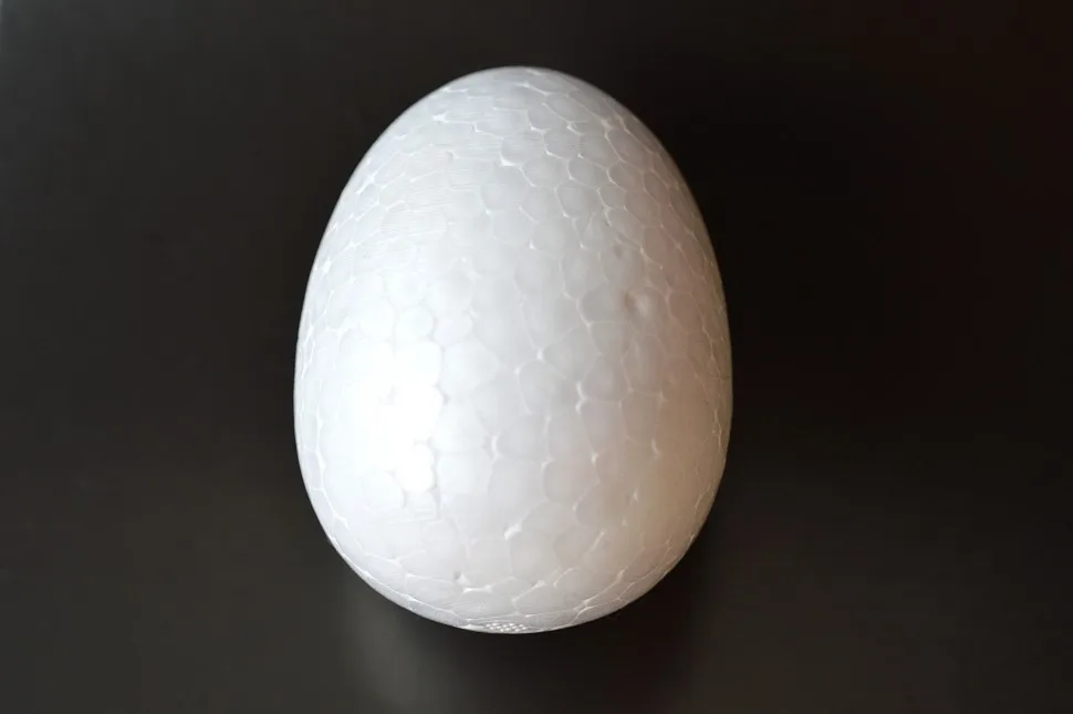 Большое яйцо из пенопласта. Яйцо пенопластовое. Пенопластовые заготовки яйца. Яйцо с пенопластом антистресс. Пенопластовые заготовки для кукол.