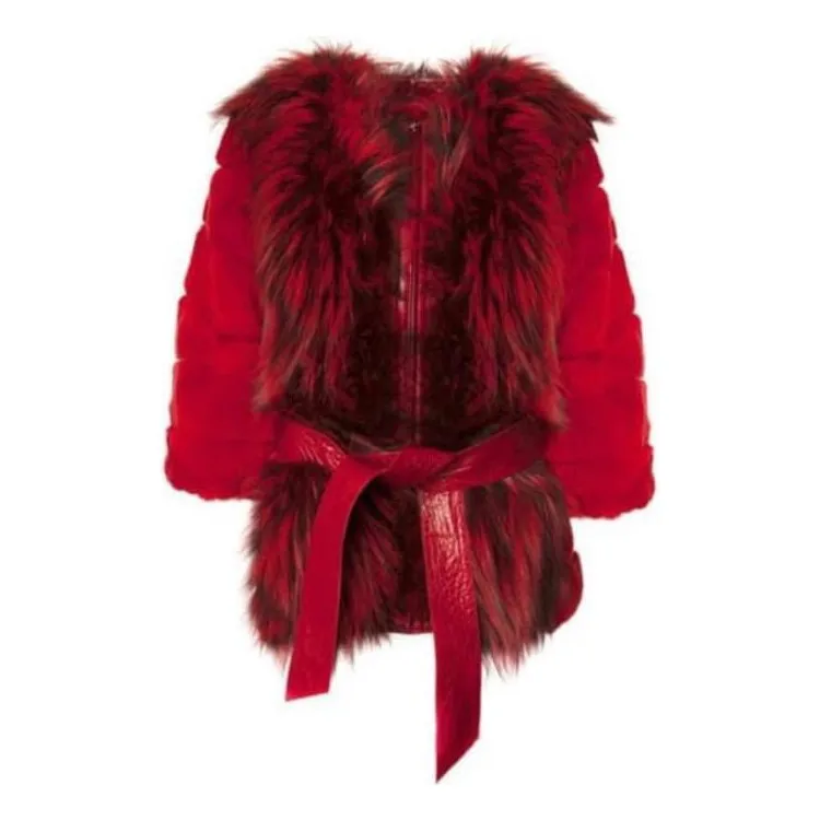 Рисунок 3 - Janbely Красное меховое пальто