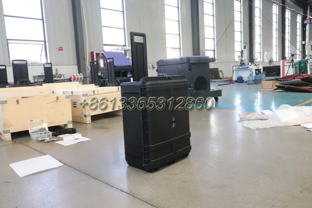 Фото Портативный волоконный лазерный очиститель Maxcool в кейсе, 1200 Вт/500 Вт, для напряжения 110 В/220 В, в наличии для продажи №2