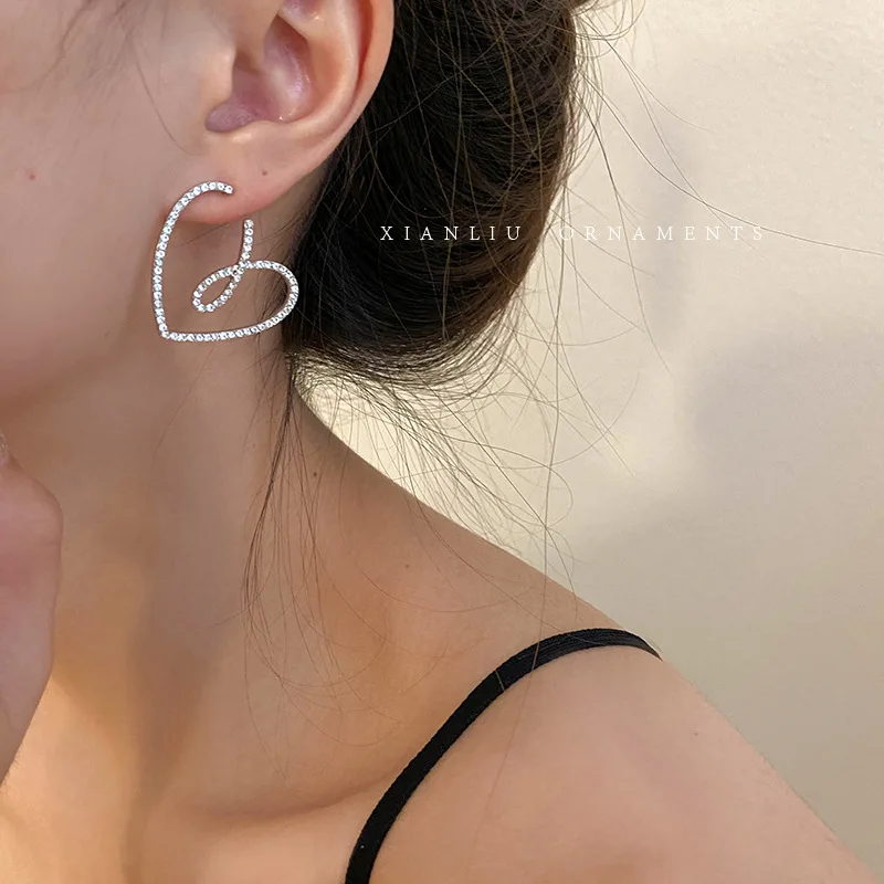 

2020 Korea Heart-Shaped Brick Inlaid Exquisite Jewelry, Sterling Silver Needle, Earrings, High-Grade Gifts