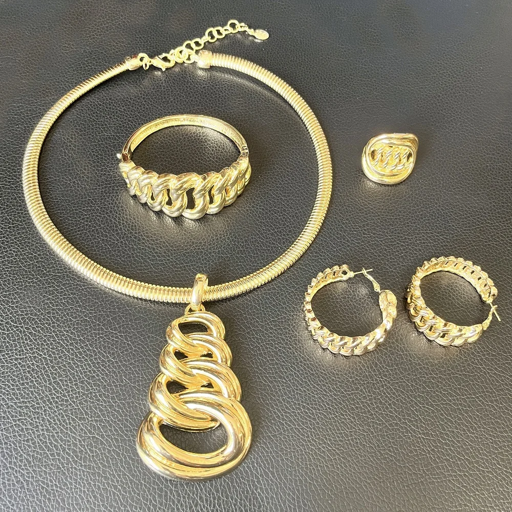 Dubai Jewelry Woman Gold Plate Set Fashion Choker Pendant Big Earrings Nigerian African Necklace Earrings Bracelet Ring Bijoux