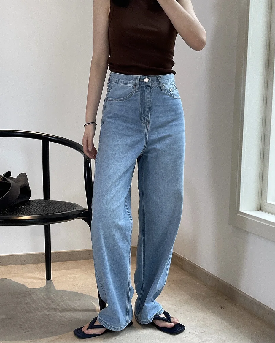 

woman wide jeans