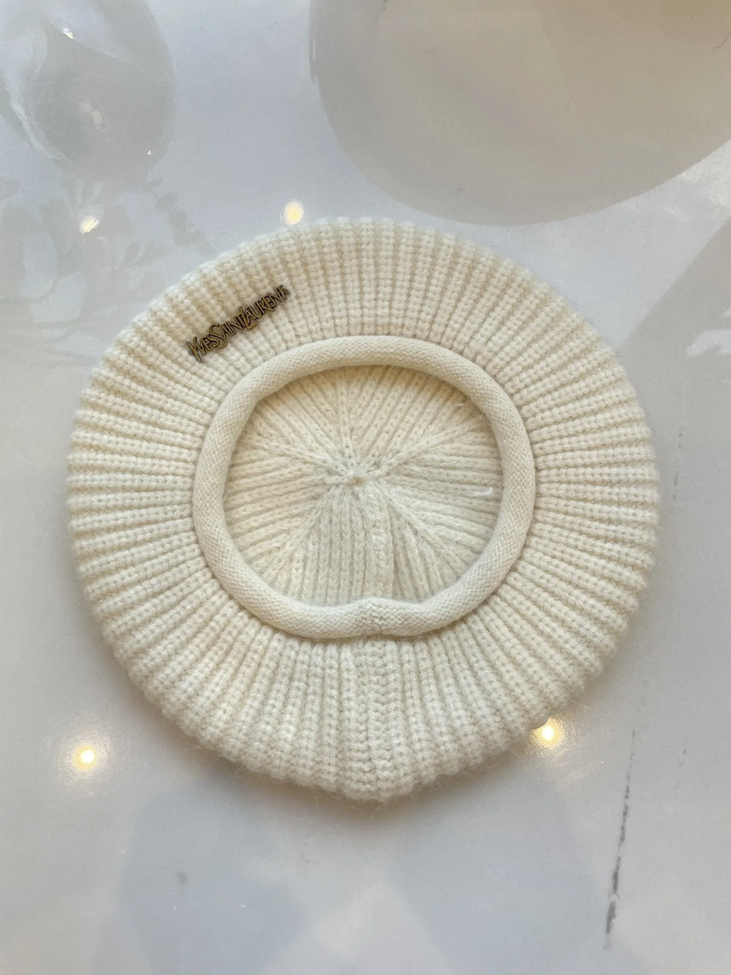 Шапка свободного кроя из трикотажа мягкая и теплая зимой подходит как для мужчин