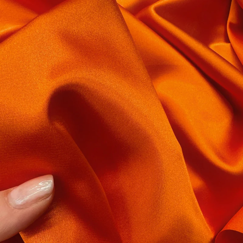 Оранжевая шелковистая эластичная атласная ткань для двора шармёз свадебных