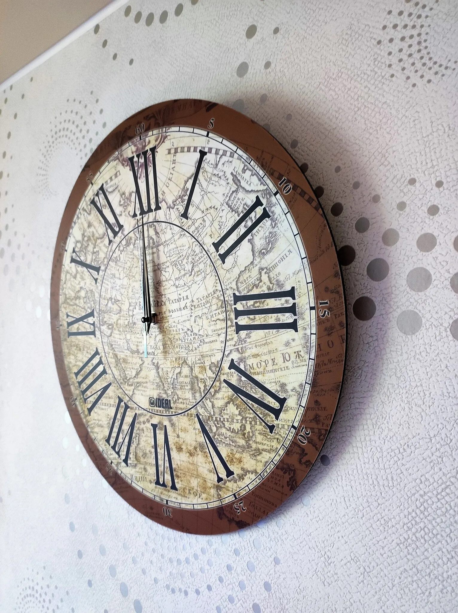деревянные часы из МДФ Старая карта Мира mdclr032 d420