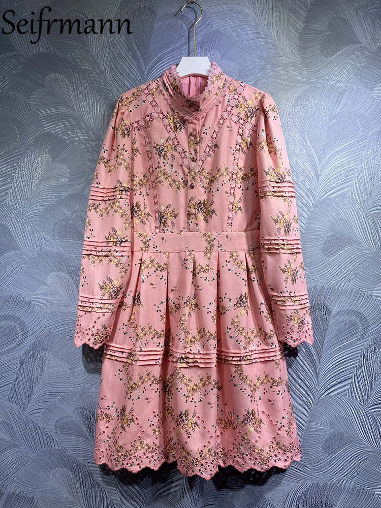 

Женское платье-трапеция с длинным рукавом-фонариком и цветочным принтом