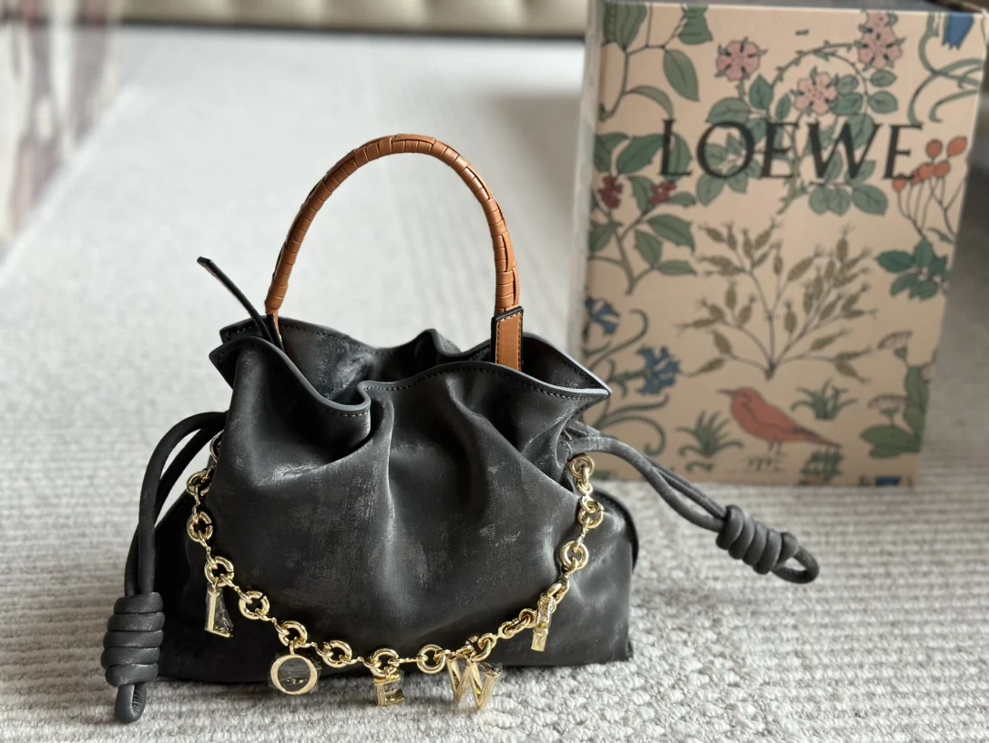 Новая облачная маленькая сумка Blessing Bag в стиле Loewe через плечо женская кожаная 24*18