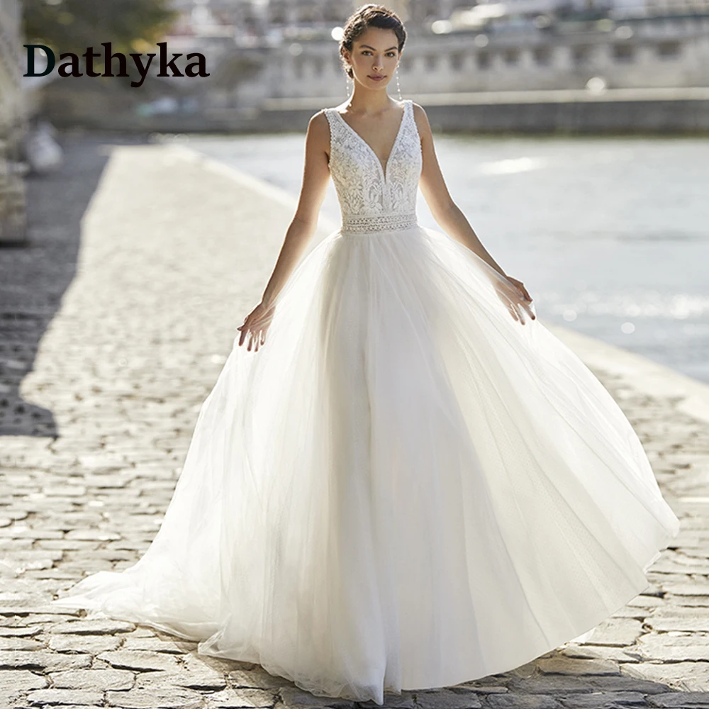 

Dathyka Boho Tulle Wedding Dresses For Marriages Appliques A-Line V-Neck Pleat Backless Button Vestido De Casamento Personalised