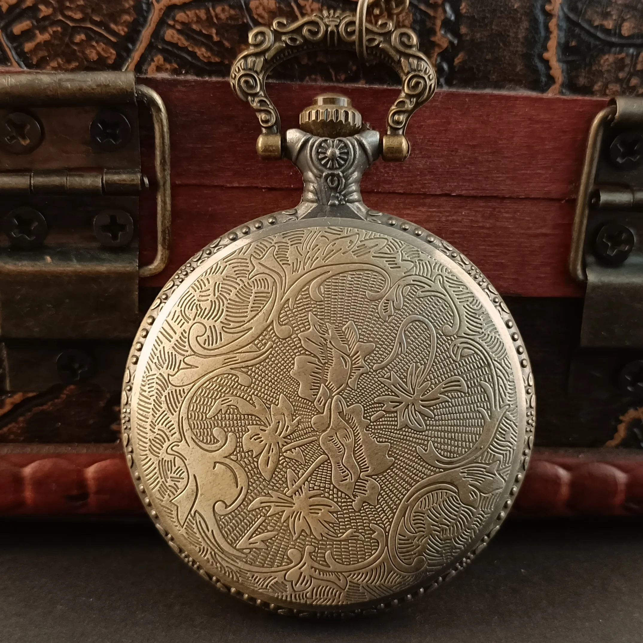 Рисунок 5 - Кварцевые часы с трехмерной гравировкой