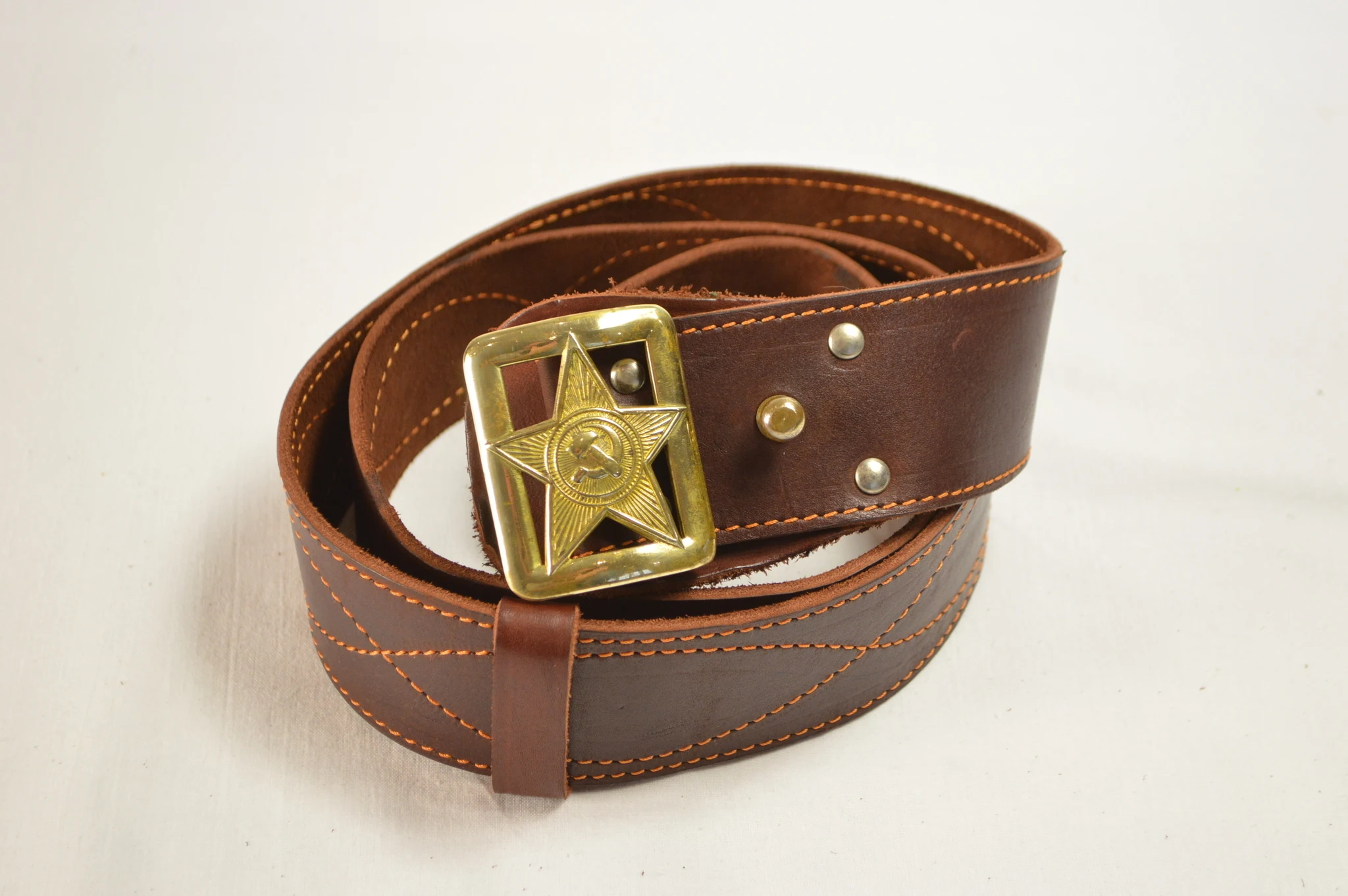 офицерские кожаные ремни старого образца. офицерские кожаные ремни старого образца. офицерские кожаные ремни старого образца. ремень офицерский кожаный латунь металл. ремень офицерский ту 858-5822.
