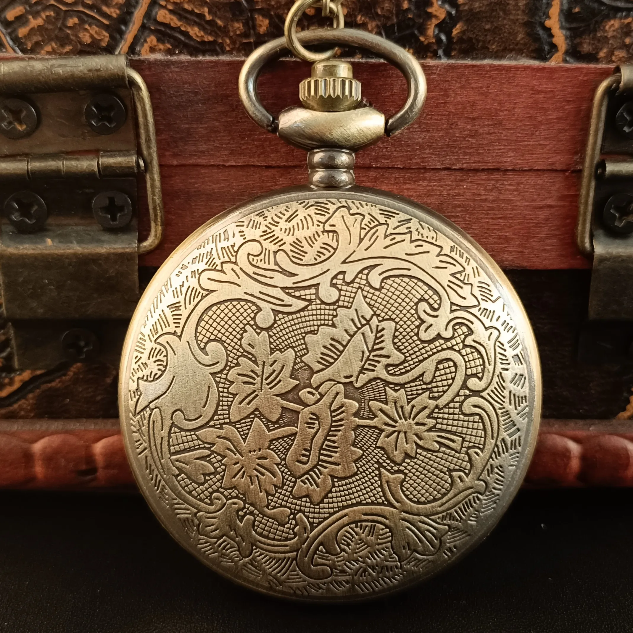 Рисунок 5 - Часы кварцевые карманные в стиле стимпанк