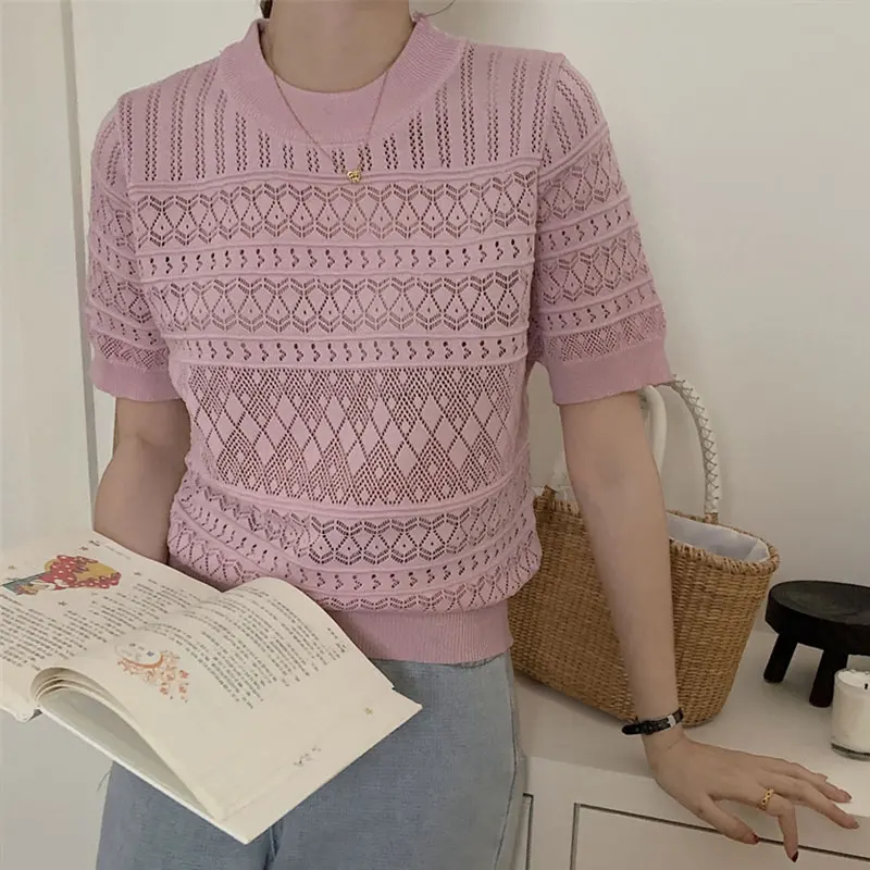 Женская тонкая футболка с круглым вырезом и рукавом до локтя