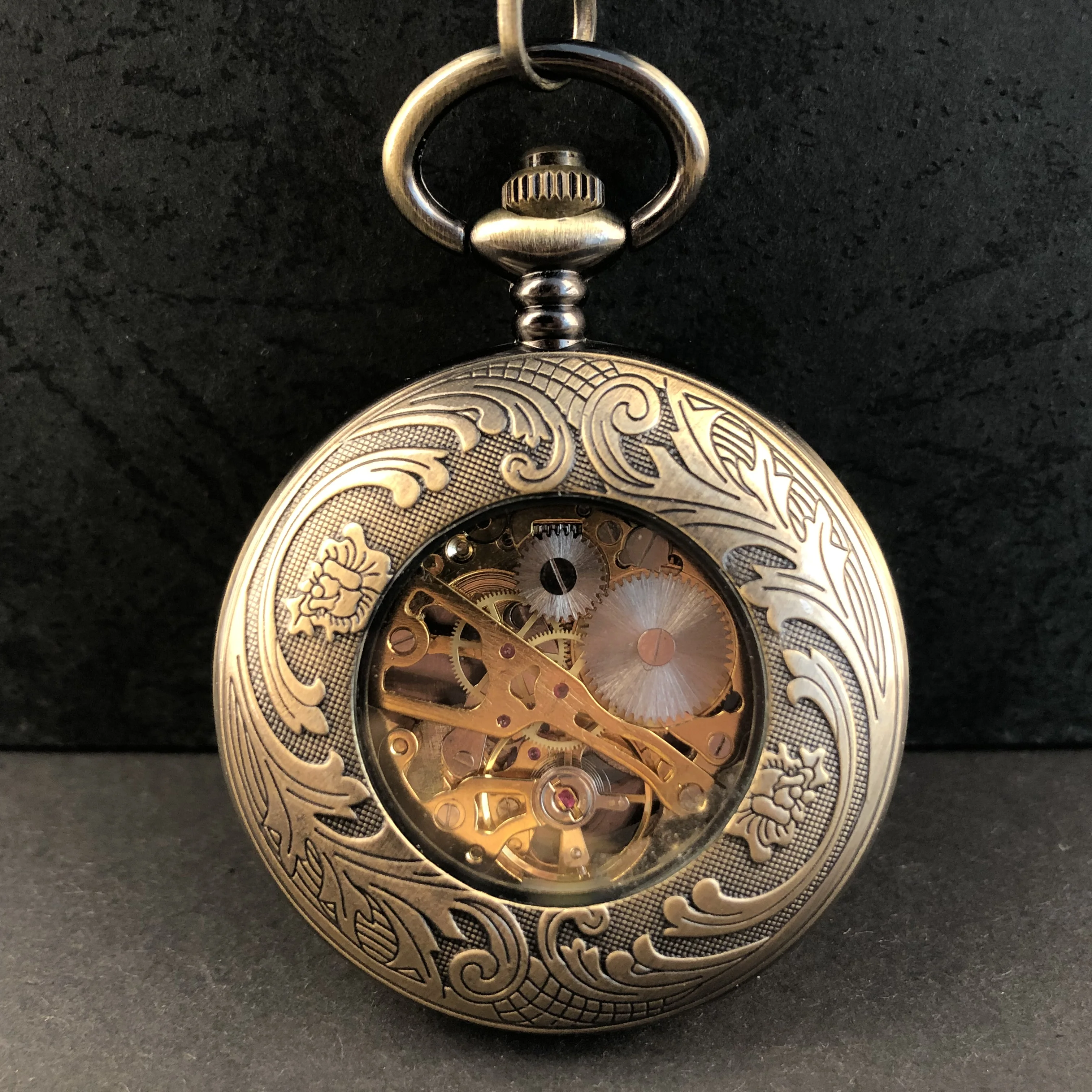 Roman Numerals Vintage Rudder Hollow Mechanical Minimalist Pocket Watches For Men Women Necklace Pendant with Chain Gifts