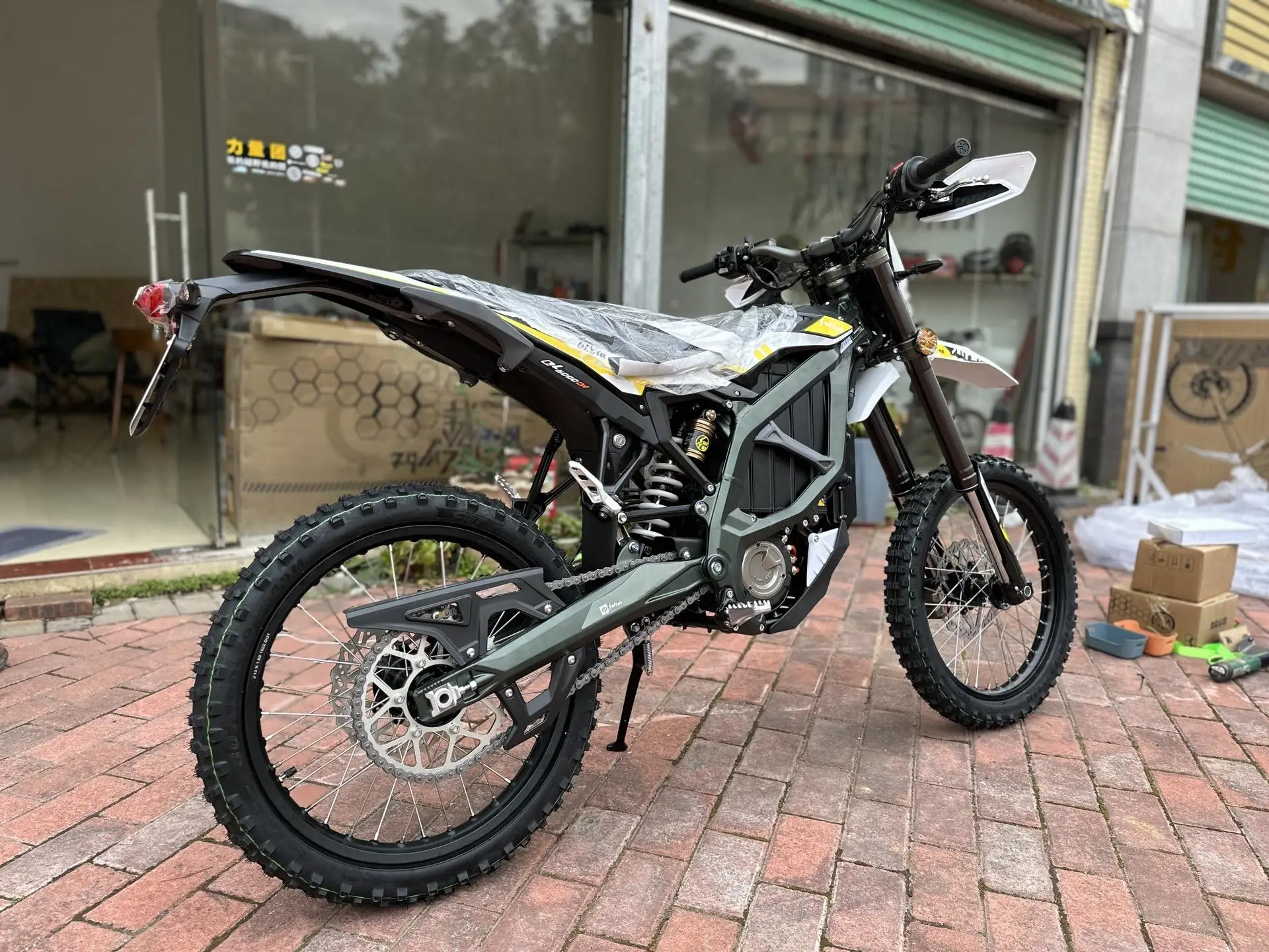 

NEW DISCOUNT SALES ON Surron ultra bee bike 74V 55Ah Dirt eBike 90Km/h 12.5Kw Max Power Off Road Sur Ron Electric Motorcycle