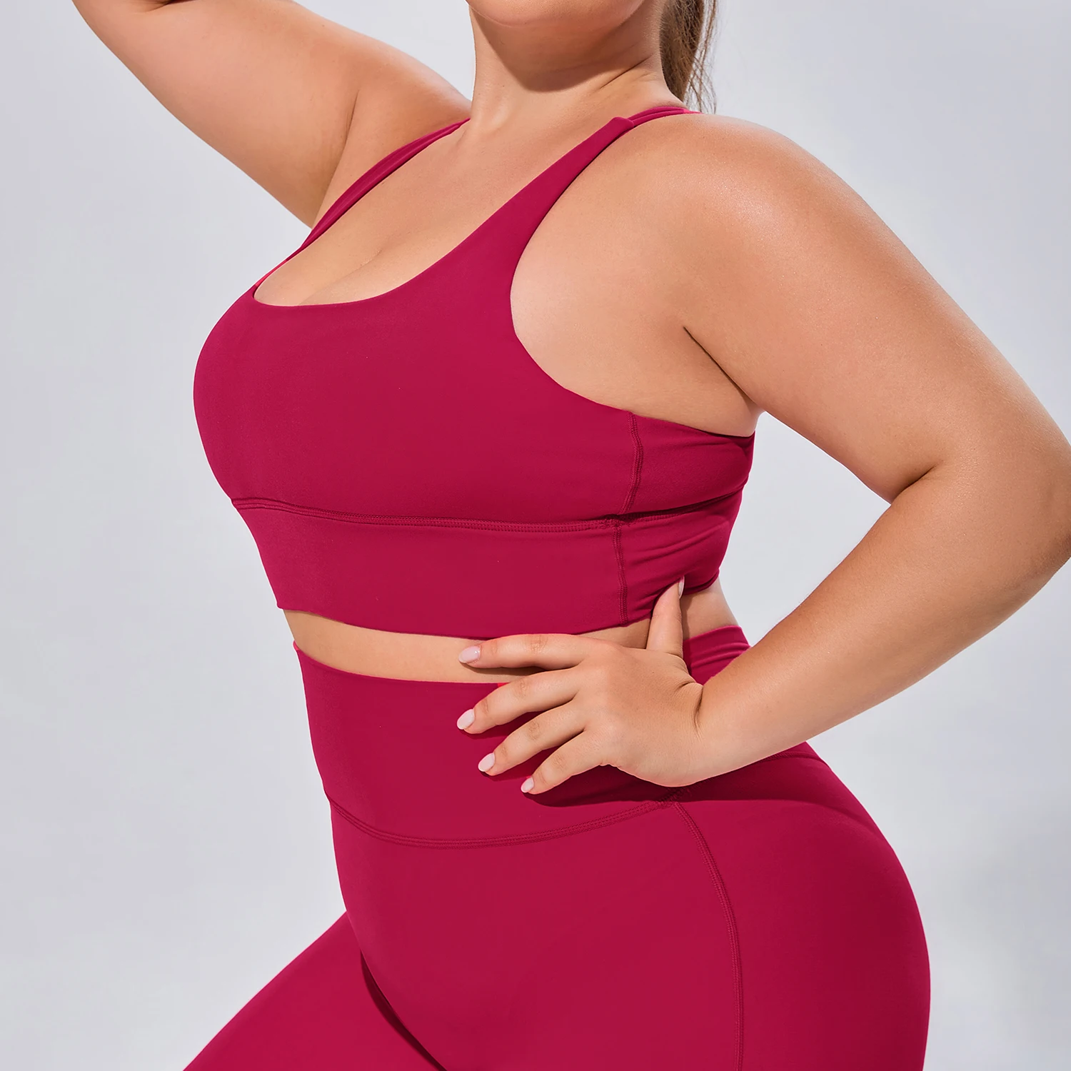 Женский спортивный бюстгальтер