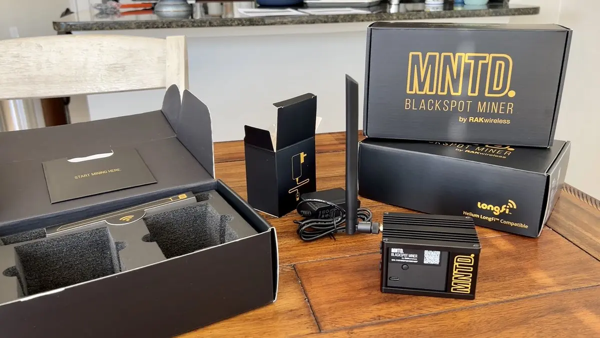 

Original MNTD Goldspot Helium HNT Hotspot Miner 8GB US Limited Edition
