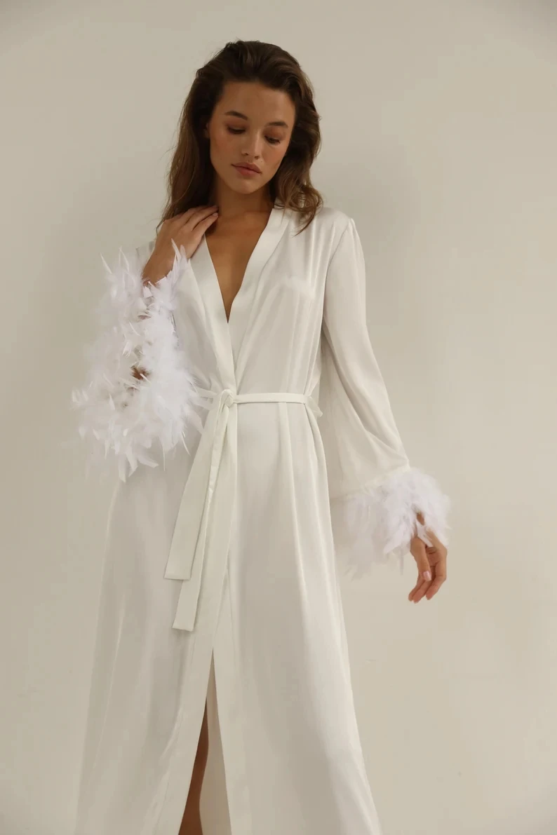Robe with Feathers for Women Long Silk Robe Bridal Dressing Gown Bridesmaid Gift White Boudoir Wedding Satin Dress Solid Kimonos