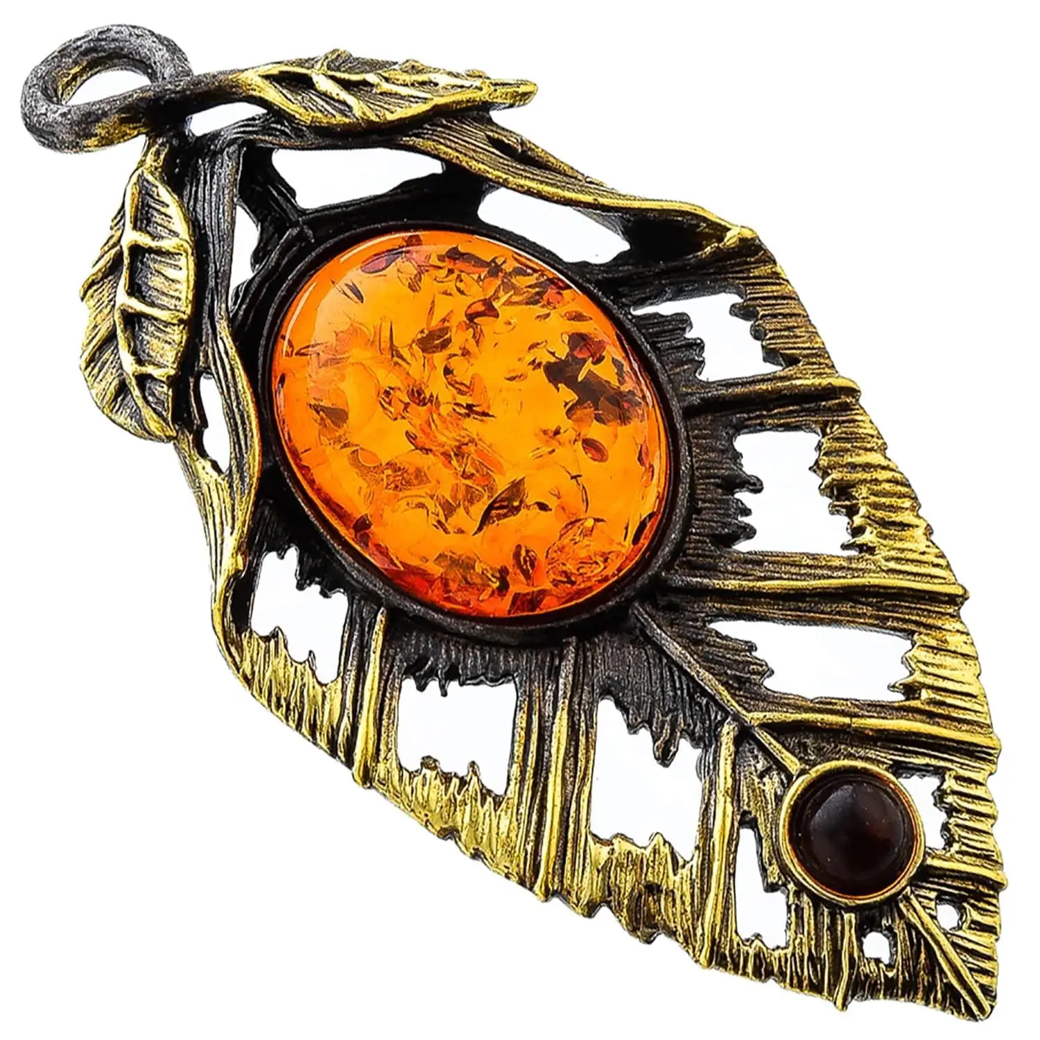 Брошь кленовый лист янтарь. Кулон с янтарем. Брошь янтарь лист. Янтарный лист. Янтарный лист.