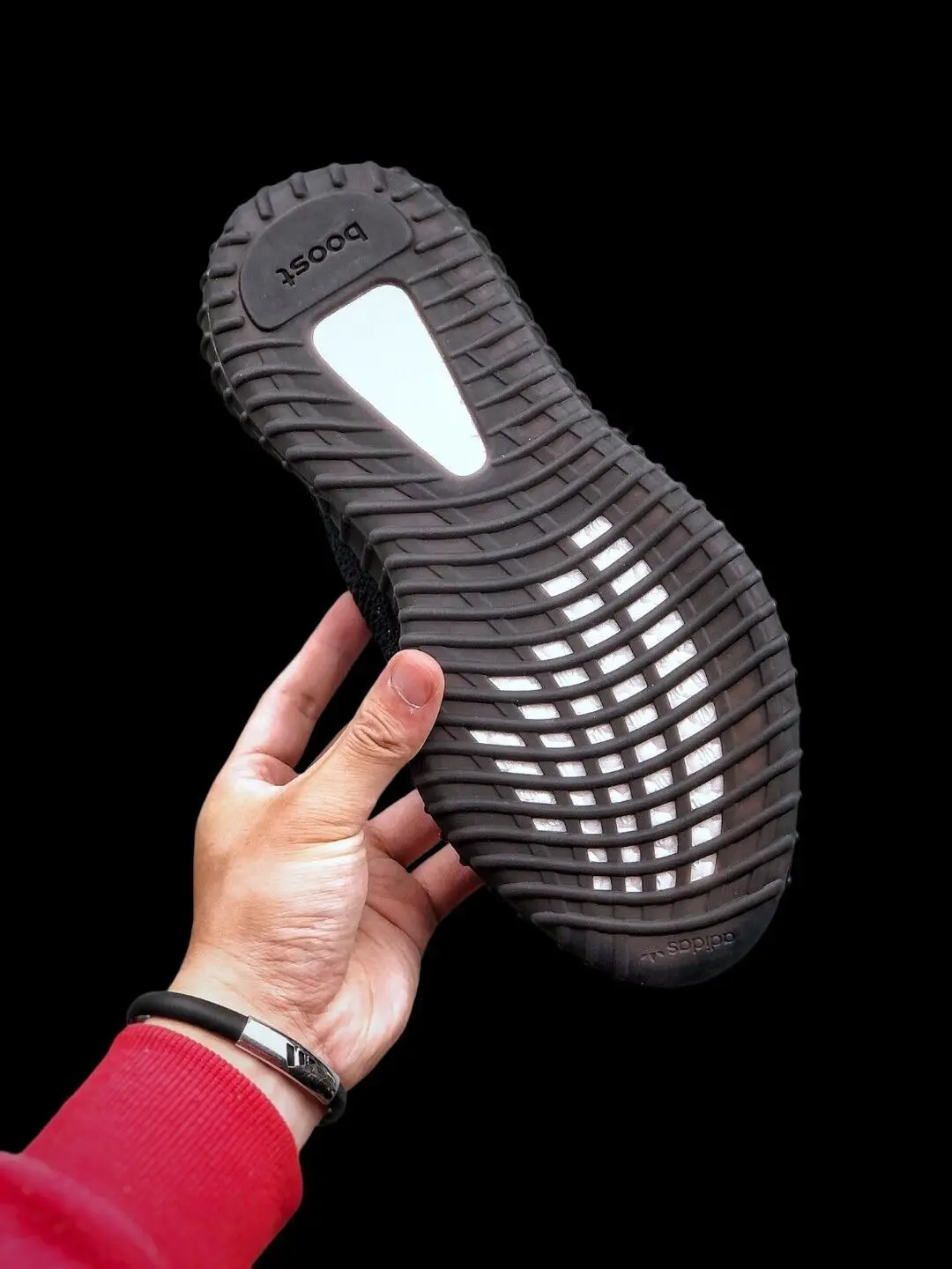 Кроссовки Yeezy Boost 350 V2 черные в соотношении 1:1