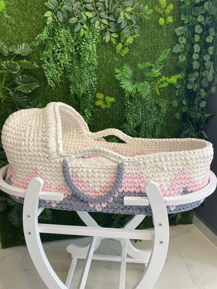 Рисунок 2 - Детская вязаная коляска Jaju Baby