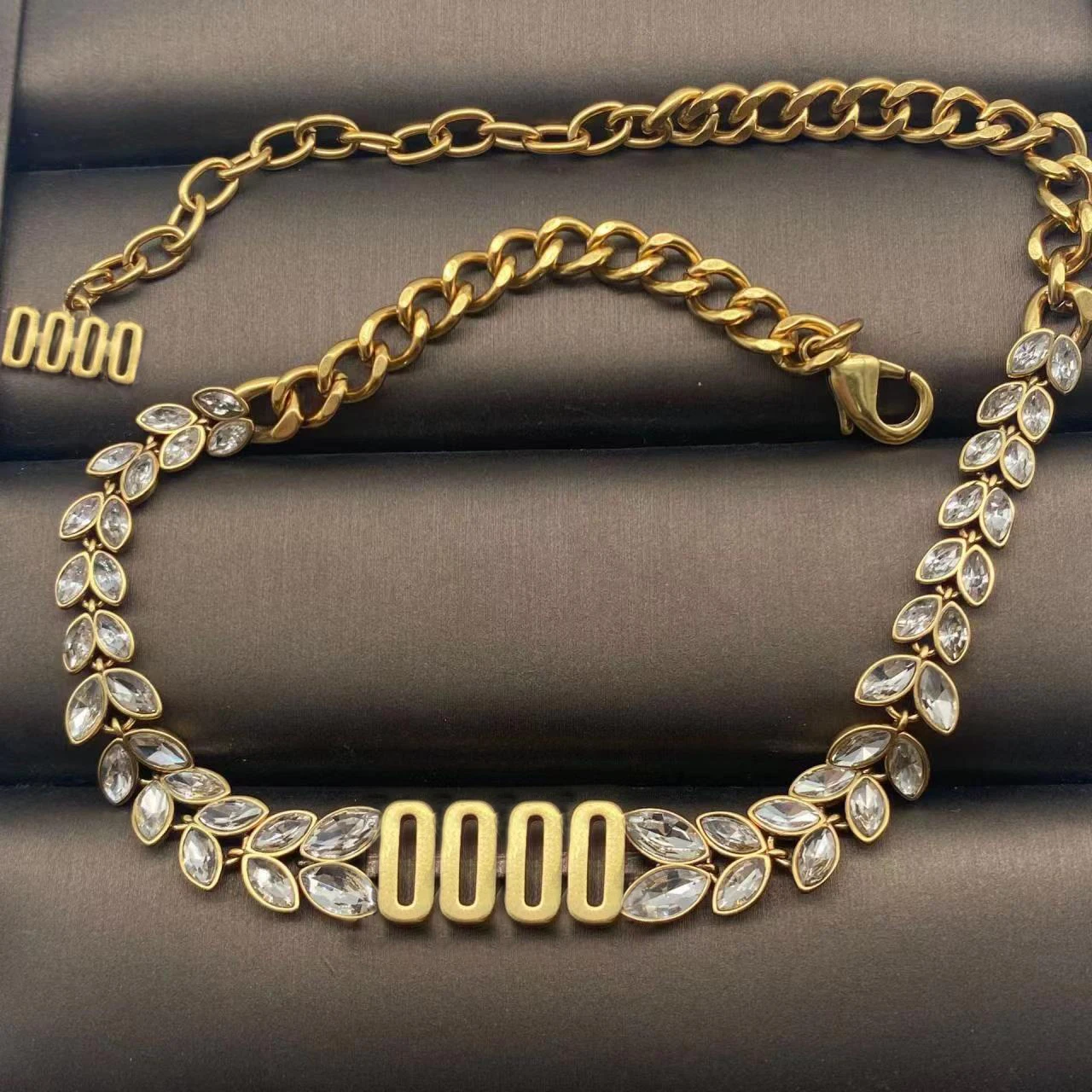 Collar de letras de diamantes de imitación de perlas chapadas en oro de Hip Hop para mujer, accesorios de joyería de moda, regalo de cumpleaños de boda