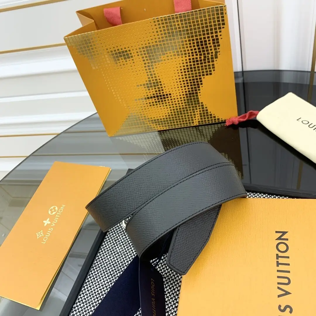 точная копия 1:1 Модные Простые В Стиле Louis Vuitton Из ВолоВьей Кожи Универсальные КлассичесКие Модели Копирующие Мужской Ремень Длиной 35 См
