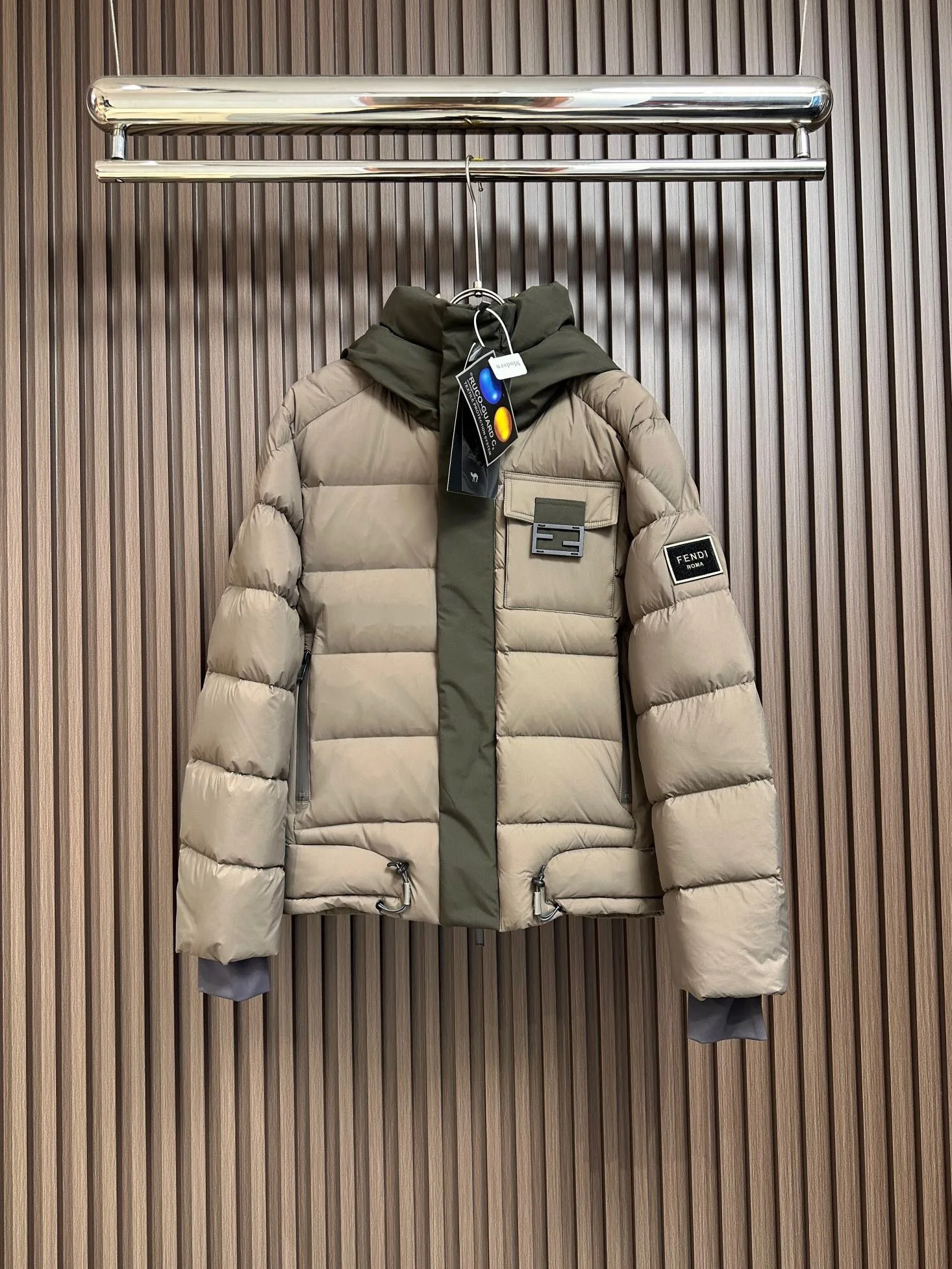 Короткий мужской пуховик в стиле Fendi
