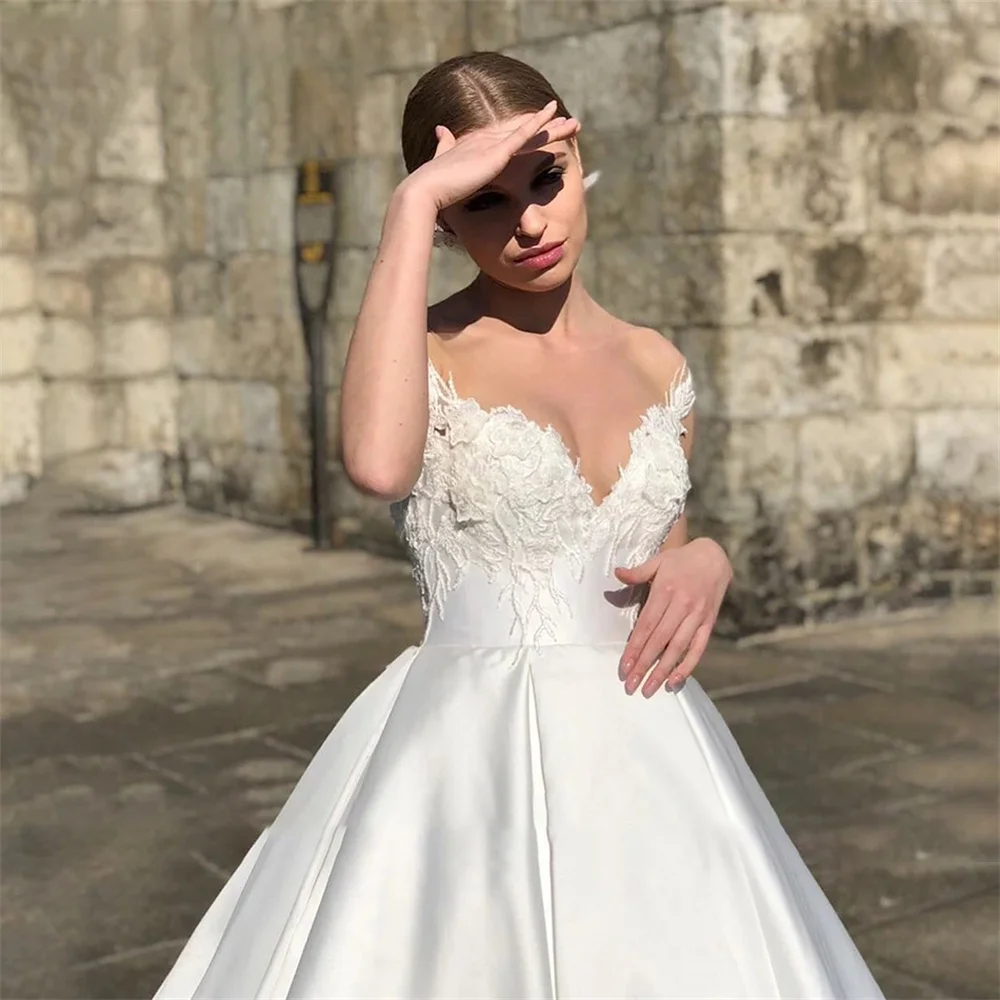 Фото Женское атласное свадебное платье It's yiiya, белое платье трапециевидной формы с открытой спиной и аппликацией на лето 2022 №3